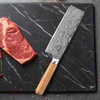 Sumisu Knives Nakiri Wood sur planche